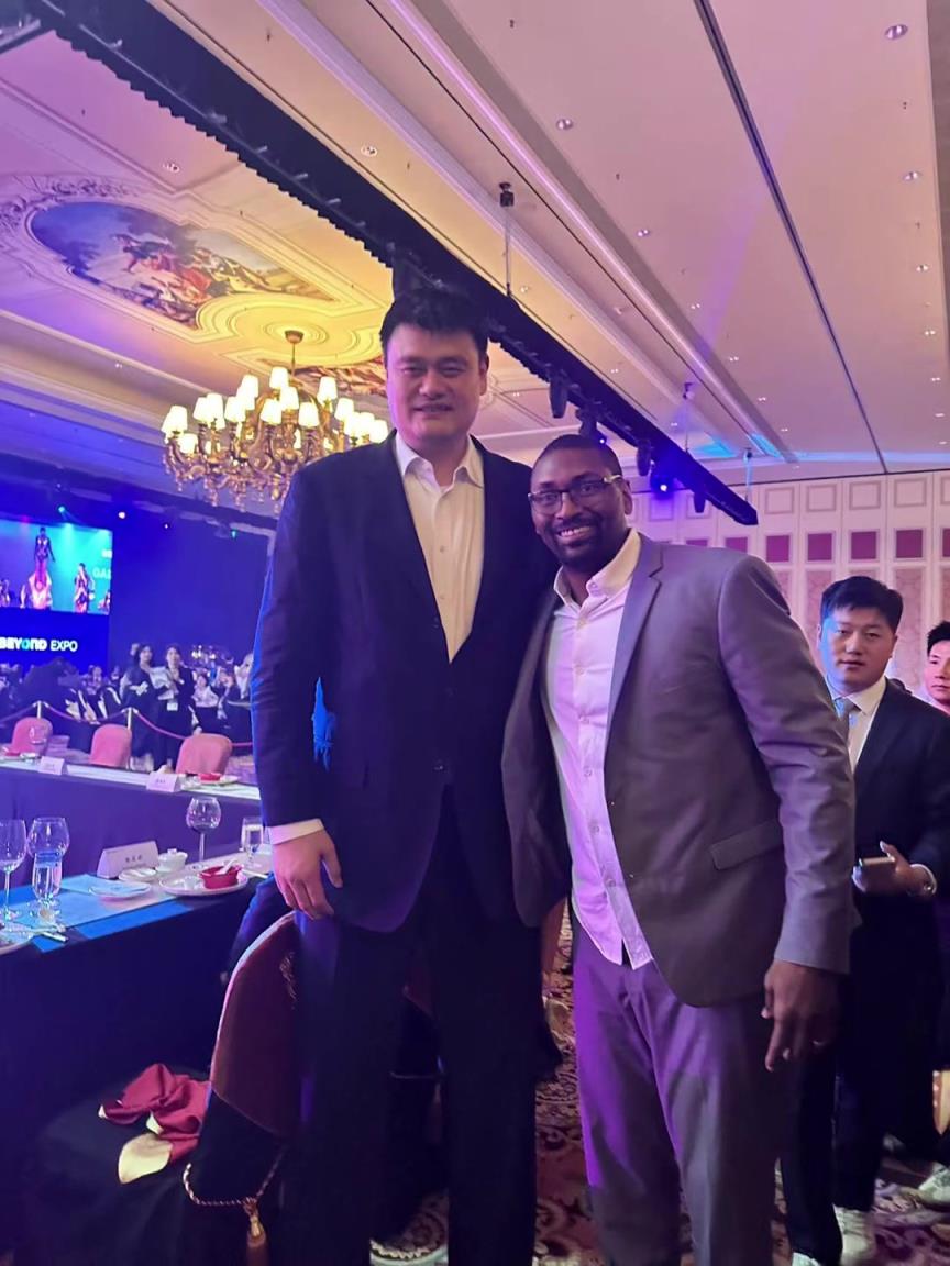 阿泰斯特曬與姚明合照：這是我最喜歡的隊友 姚?。?>
                                <div   id=
